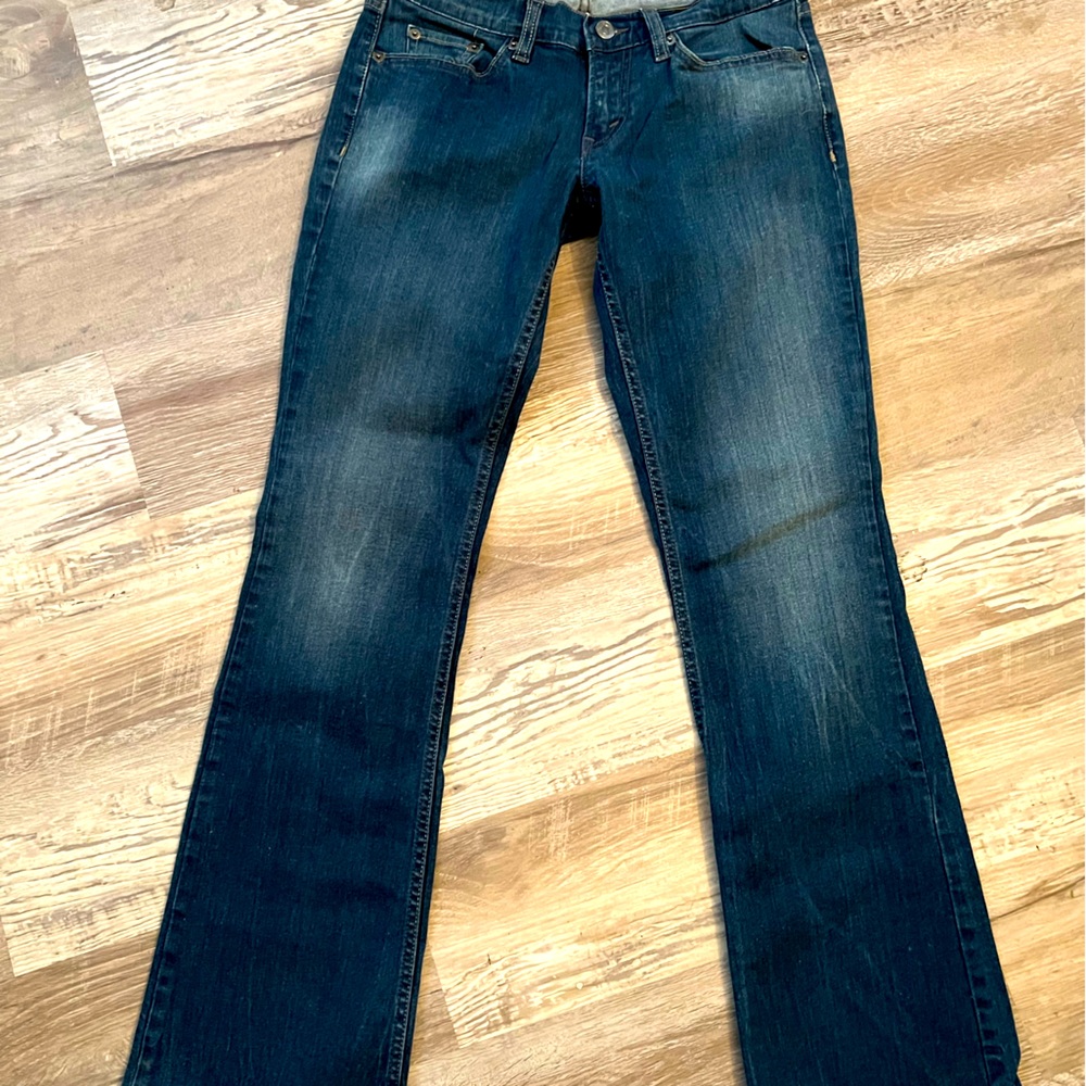 Woman’s Levi’s 524 - size 5M